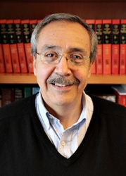 Dr. Carlos Bustamante